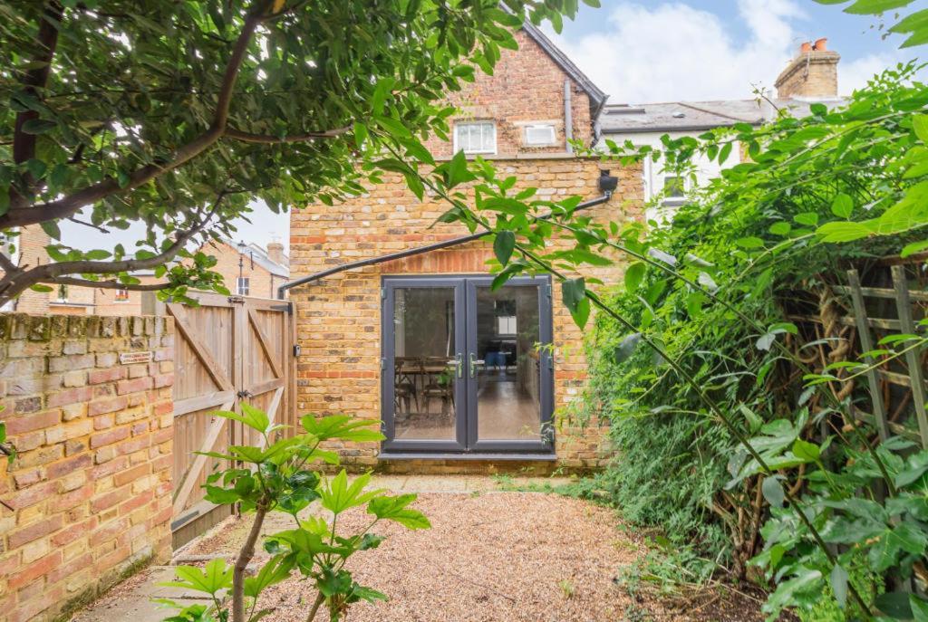 Delightful 2 Bedroom House Central Windsor Bagian luar foto