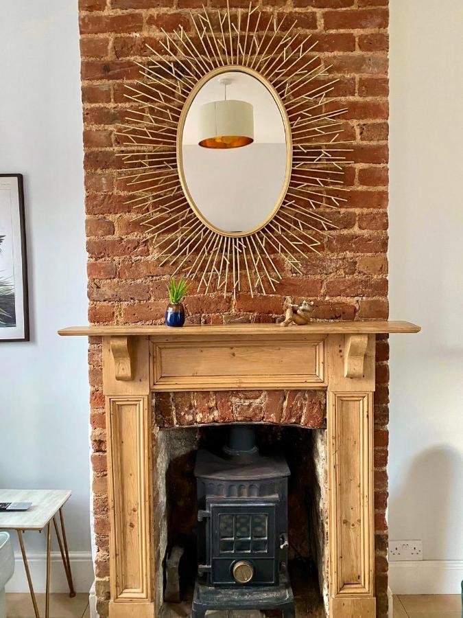 Delightful 2 Bedroom House Central Windsor Bagian luar foto