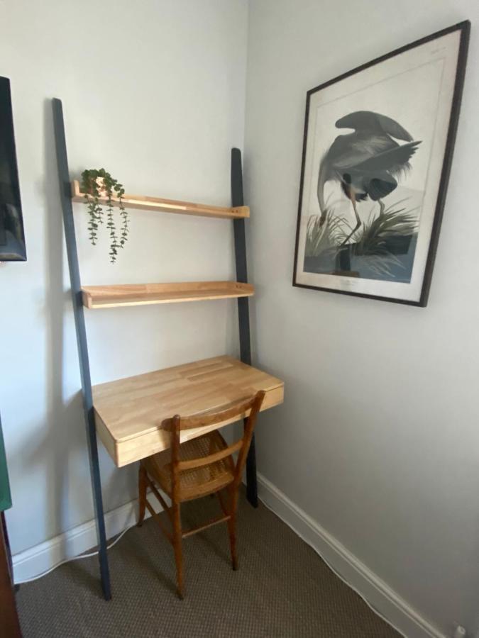 Delightful 2 Bedroom House Central Windsor Bagian luar foto